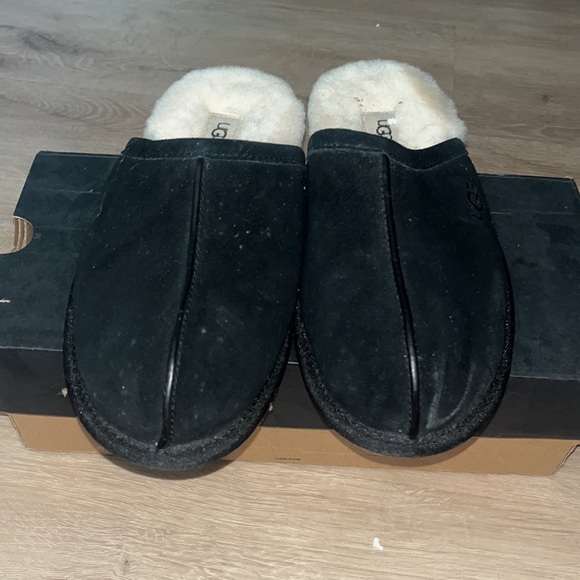 ugg slippers - Picture 2 of 5